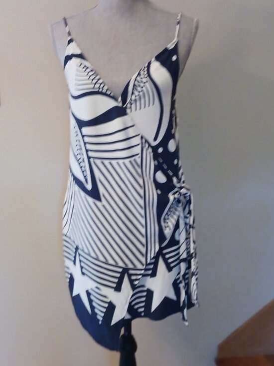 FARM Rio Dresses & Skirts - Farm Rio blue and white print mini wrap dress